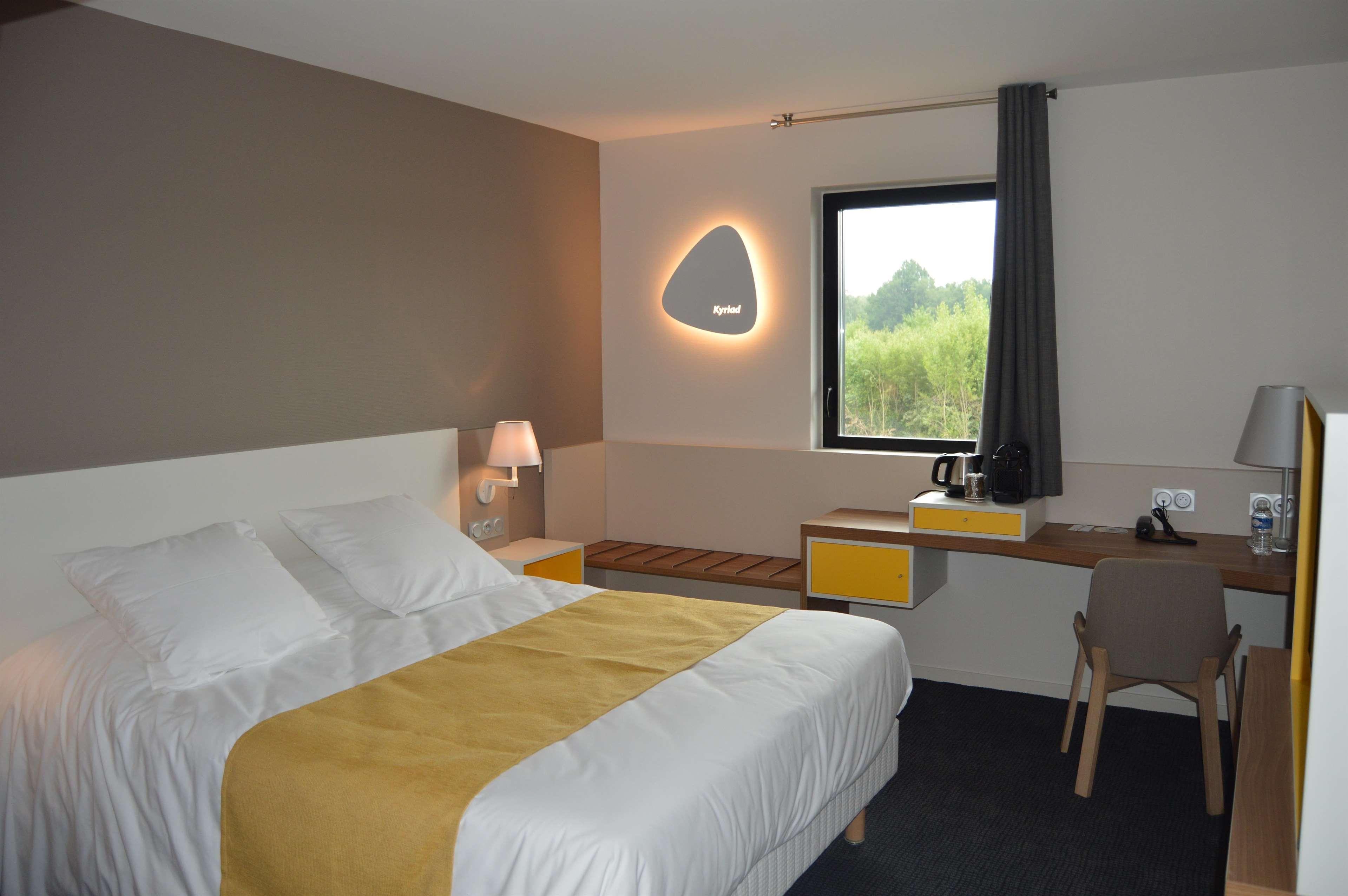 Kyriad Prestige Pau - Palais Des Sports Екстериор снимка