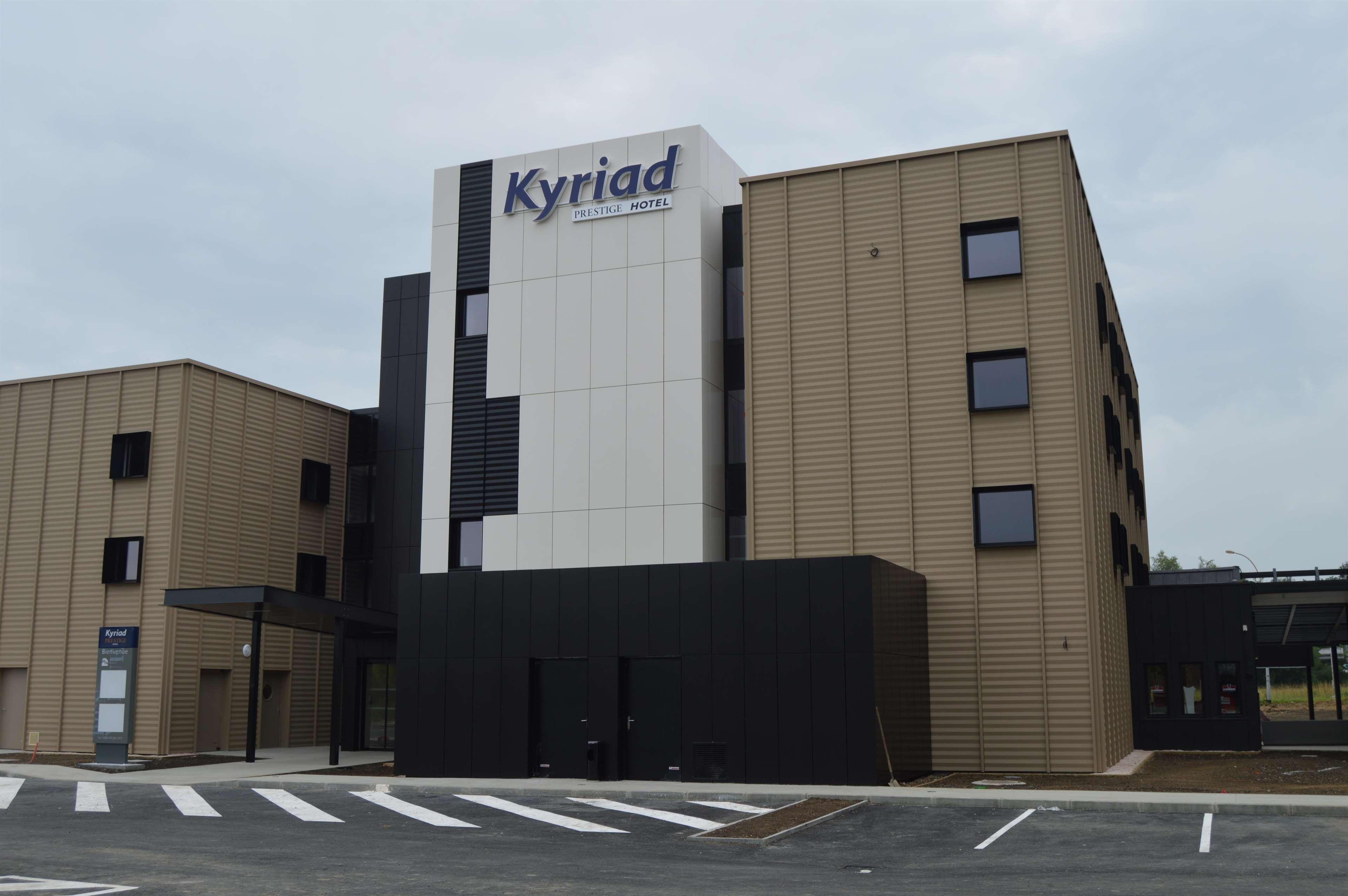 Kyriad Prestige Pau - Palais Des Sports Екстериор снимка