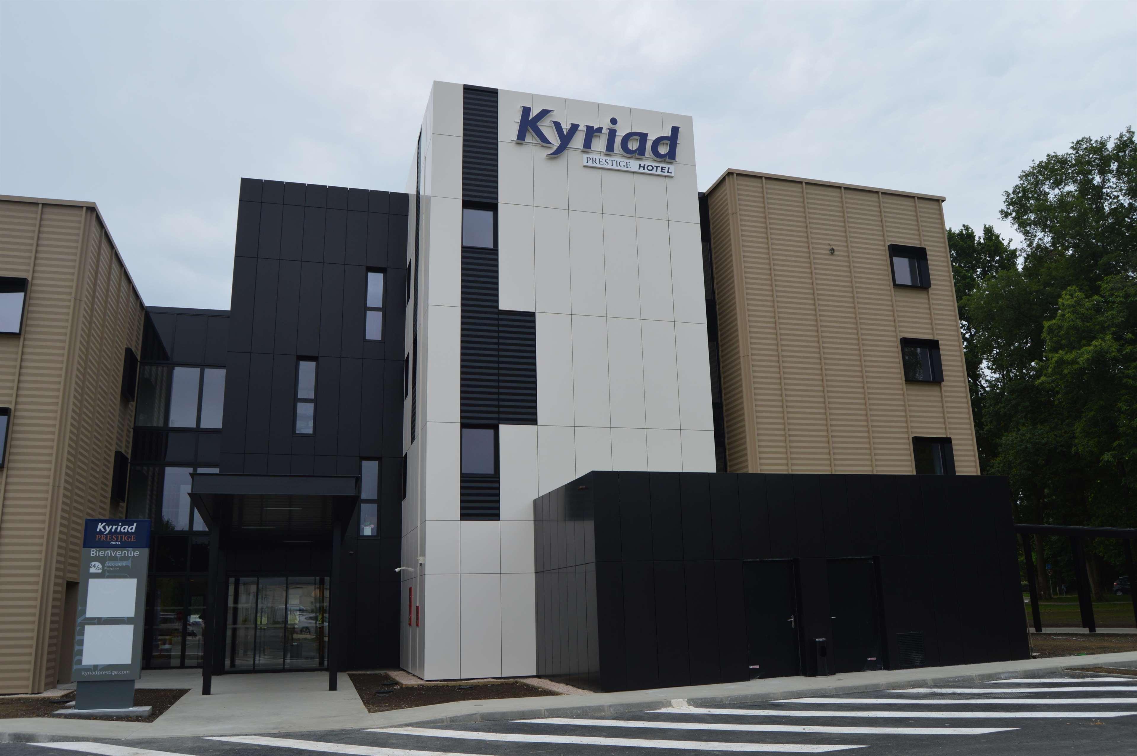 Kyriad Prestige Pau - Palais Des Sports Екстериор снимка