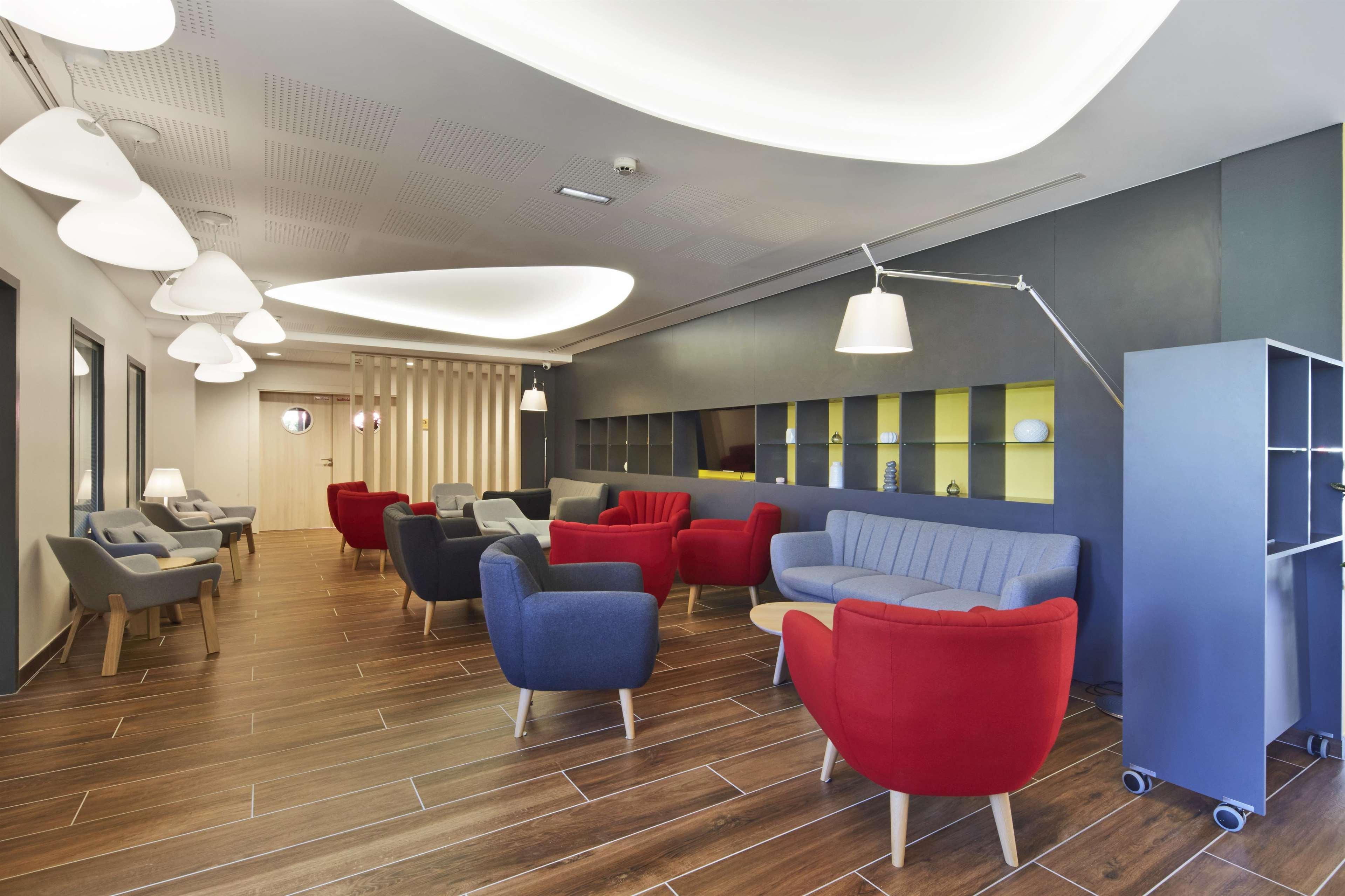 Kyriad Prestige Pau - Palais Des Sports Екстериор снимка